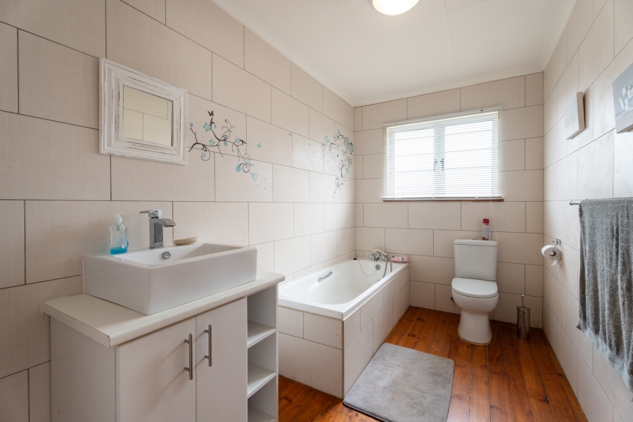 4 Bedroom Property for Sale in Bettys Bay Western Cape